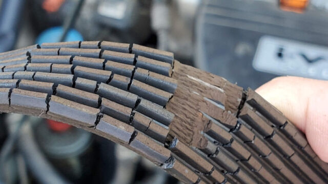 Serpentine-Belt-abrasion